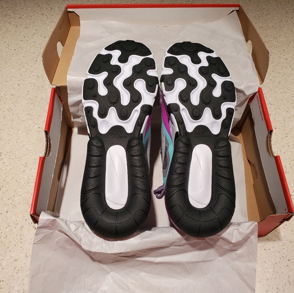 🆕️ Nike Air Max 270 React - Picture 10 of 12